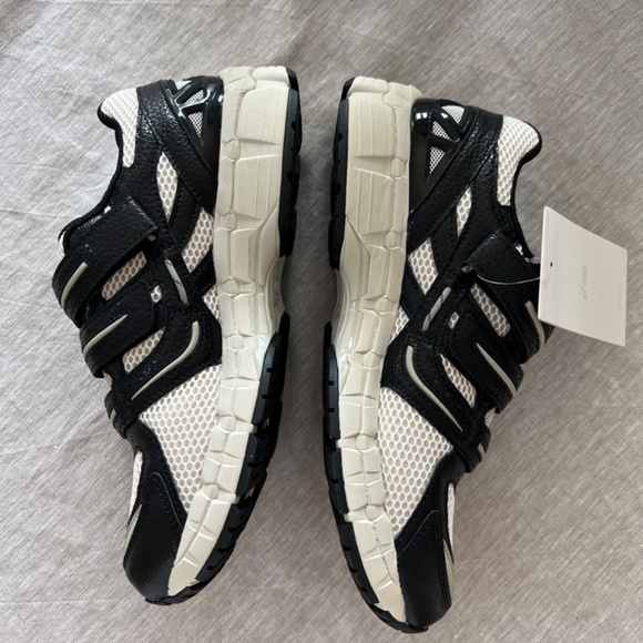 Asics Gel-Kayano 20 HAL STUDIOS Bone Mens 8.5 Womens 10 main image 8